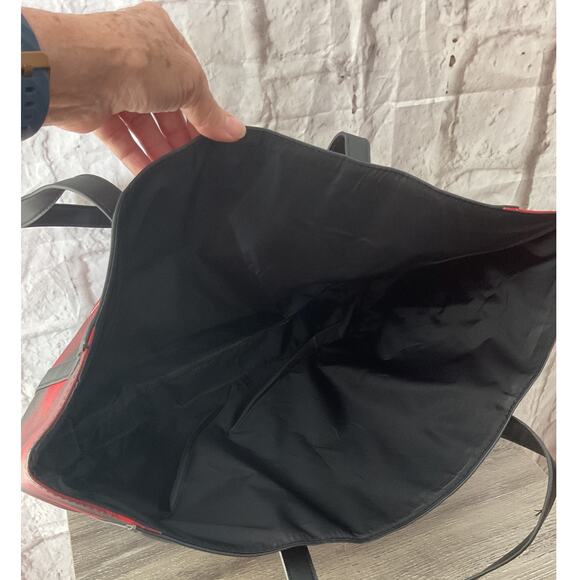 Victoria’s Secret Red & Black Plaid Tote Bag - Picture 12 of 12